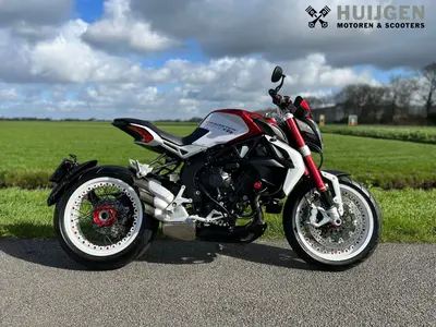 MV AGUSTA BRUTALE 800 DRAGSTER RR – foto 2