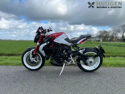 MV AGUSTA BRUTALE 800 DRAGSTER RR – foto 4