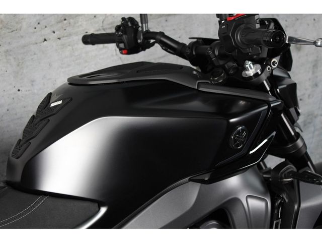 yamaha - mt-09-y-amt