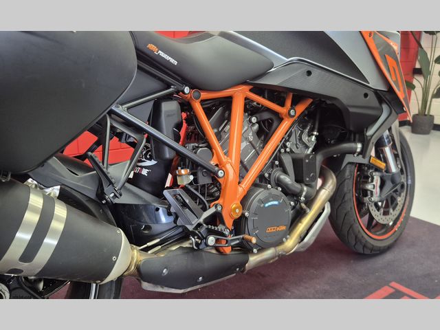 ktm - 1290-super-duke-gt