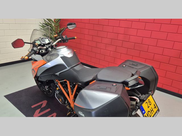 ktm - 1290-super-duke-gt