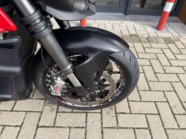 ducati - streetfighter-v4