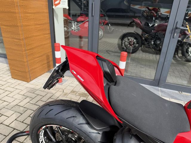 ducati - streetfighter-v4