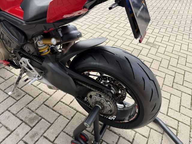 ducati - streetfighter-v4