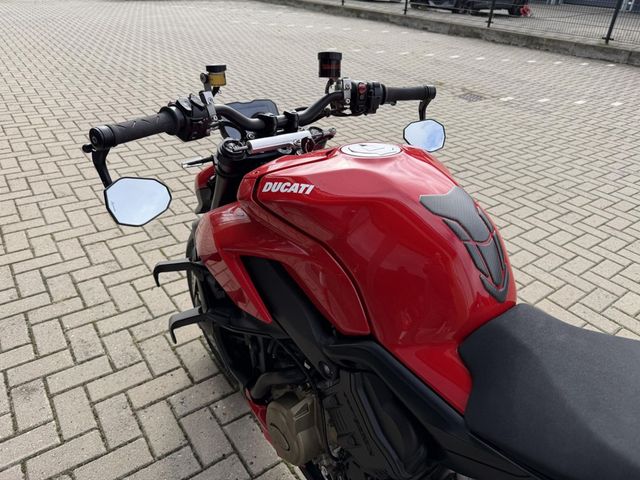 ducati - streetfighter-v4