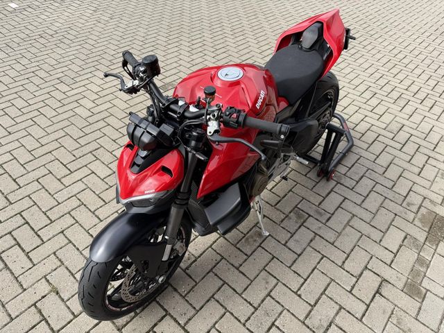 ducati - streetfighter-v4