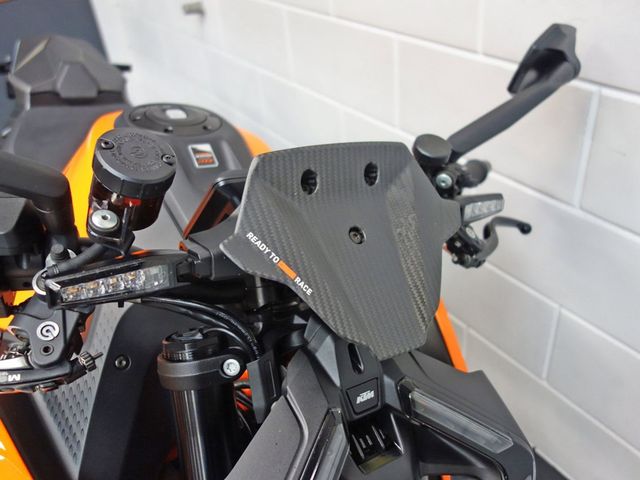 ktm - 1390-super-duke-r-evo