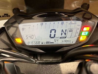 SUZUKI GSX-S 750 ABS – foto 2