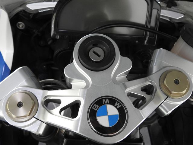 bmw - hp-2-sport