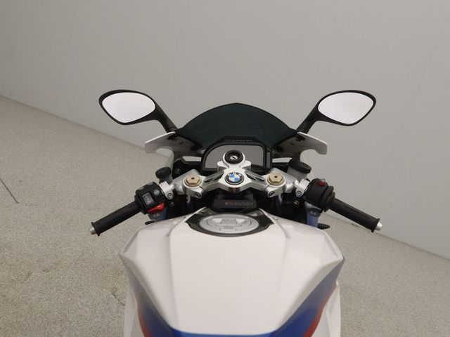 bmw - hp-2-sport