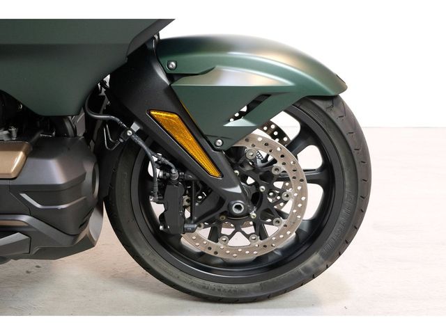 honda - gl-1800-goldwing-bagger-dct