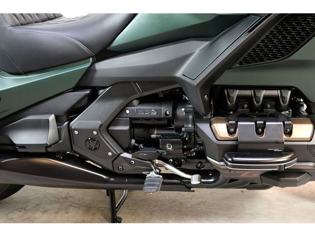 honda - gl-1800-goldwing-bagger-dct