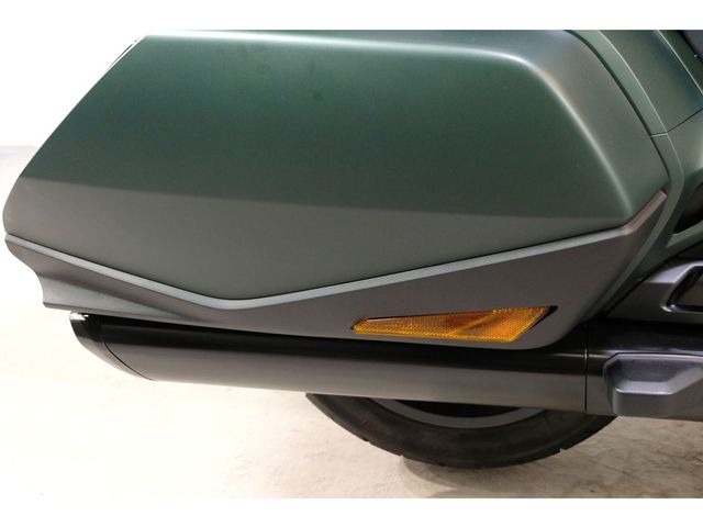 honda - gl-1800-goldwing-bagger-dct
