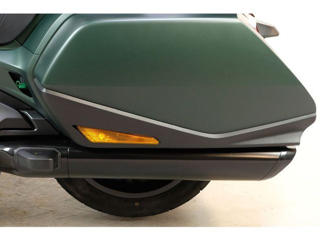 honda - gl-1800-goldwing-bagger-dct