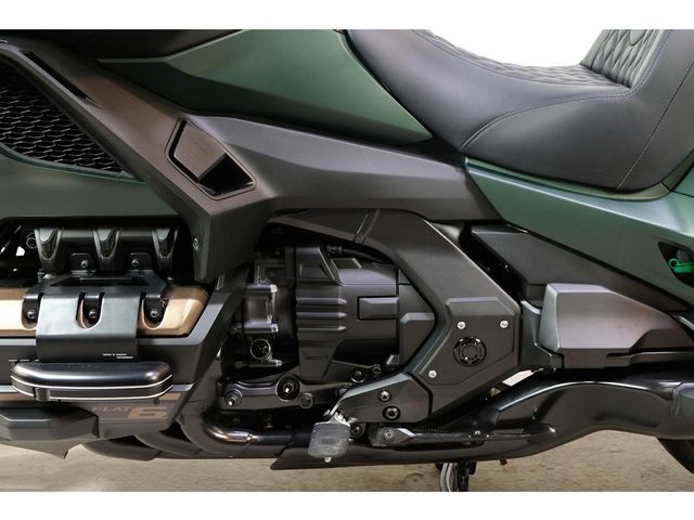 honda - gl-1800-goldwing-bagger-dct