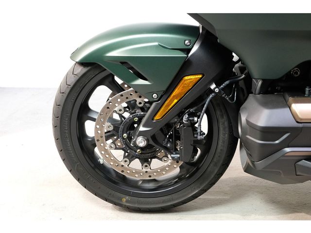honda - gl-1800-goldwing-bagger-dct
