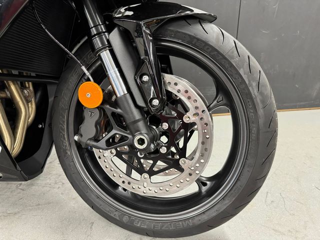 triumph - daytona-660