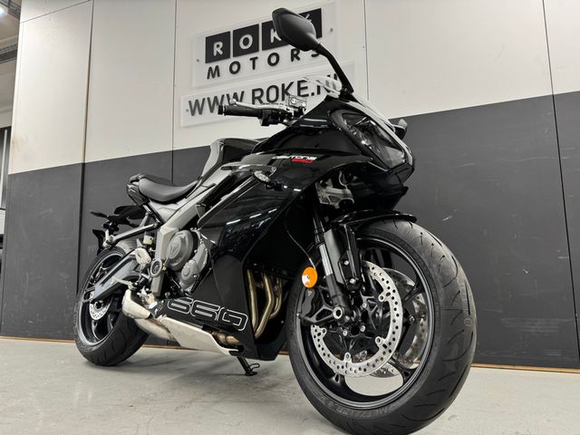 triumph - daytona-660