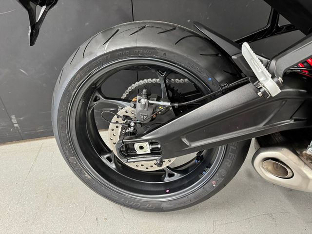 triumph - daytona-660