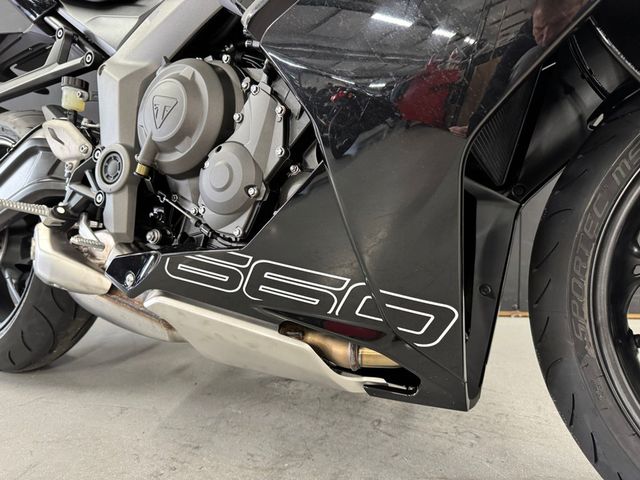 triumph - daytona-660