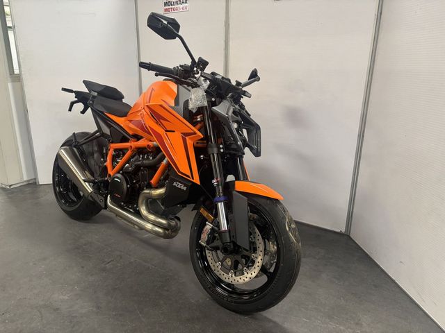 ktm - 1390-super-duke-r-evo