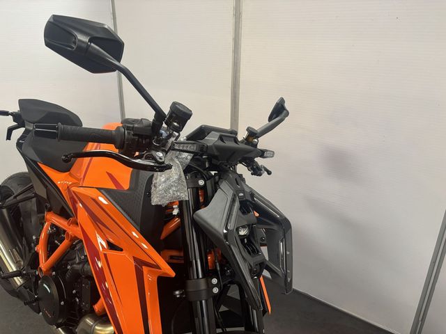 ktm - 1390-super-duke-r-evo