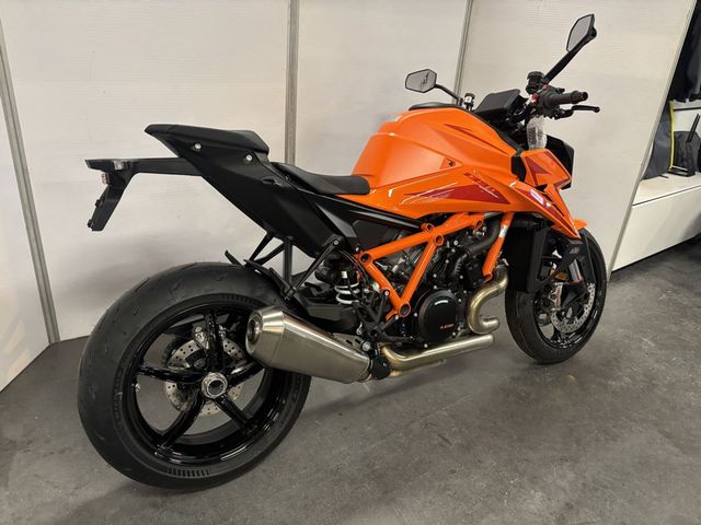 ktm - 1390-super-duke-r-evo