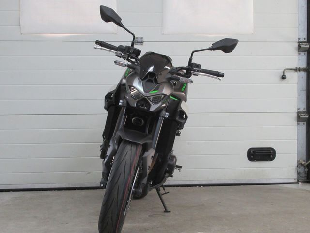 kawasaki - z900