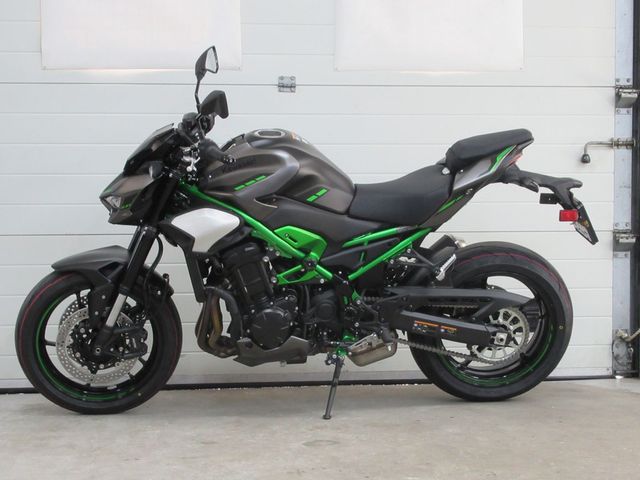kawasaki - z900