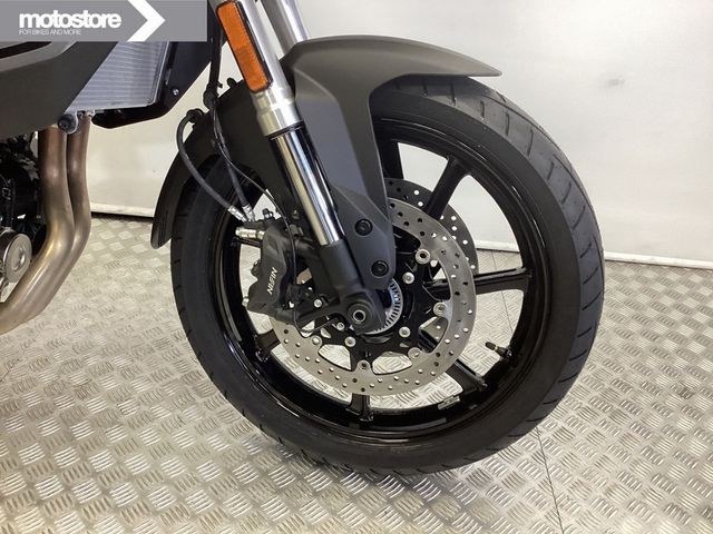 suzuki - v-strom-800