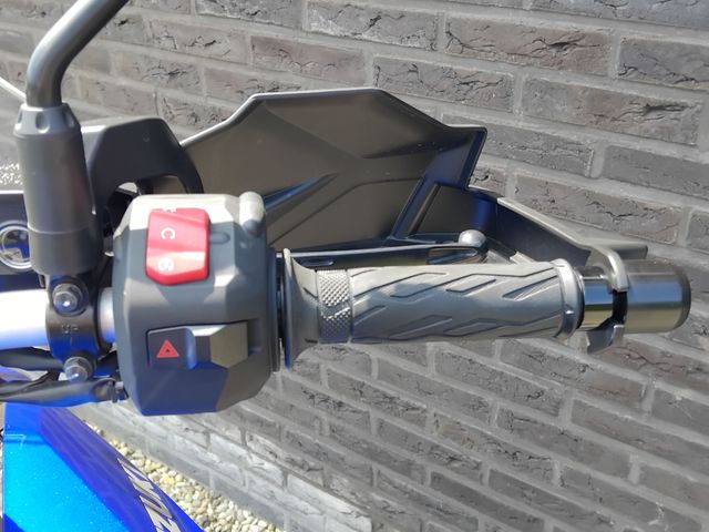 suzuki - v-strom-800