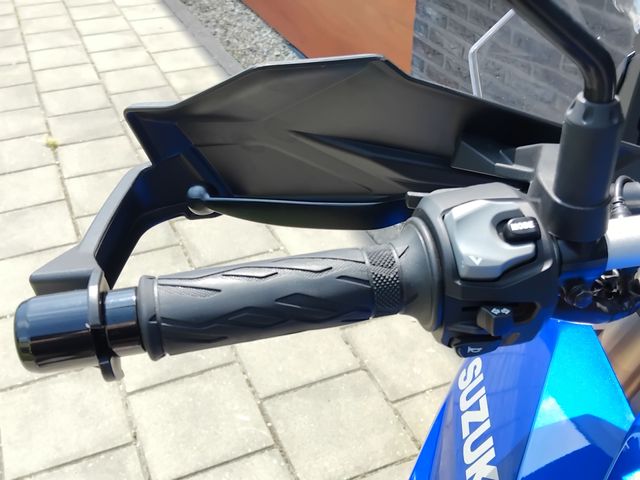 suzuki - v-strom-800