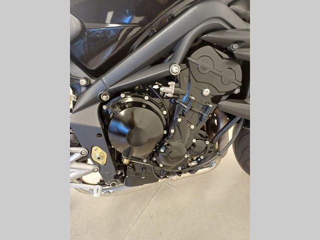 triumph - street-triple-675