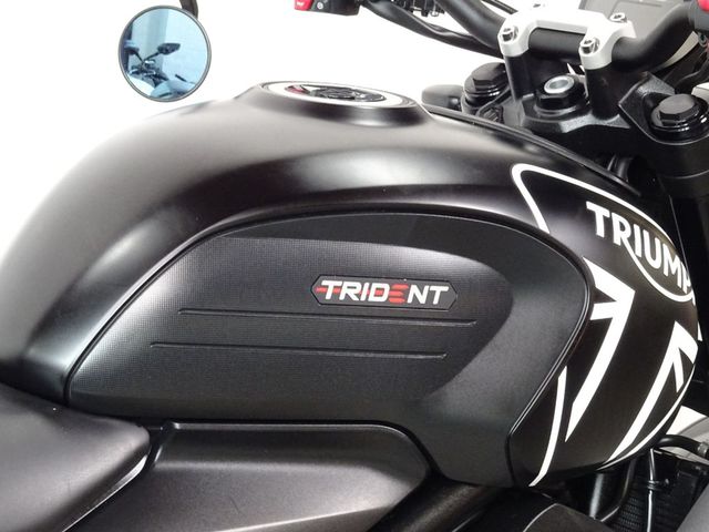 triumph - trident-660