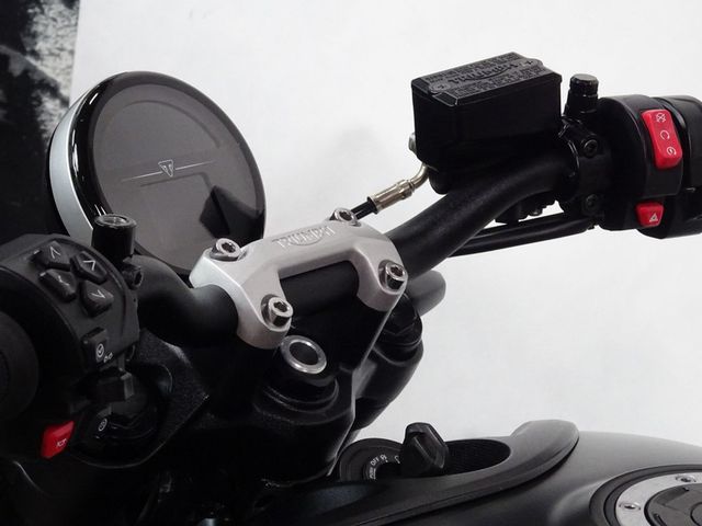 triumph - trident-660