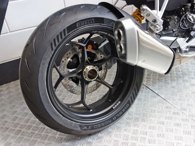 moto-guzzi - v-100-mandello-s