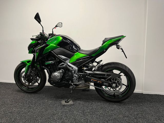 kawasaki - z900