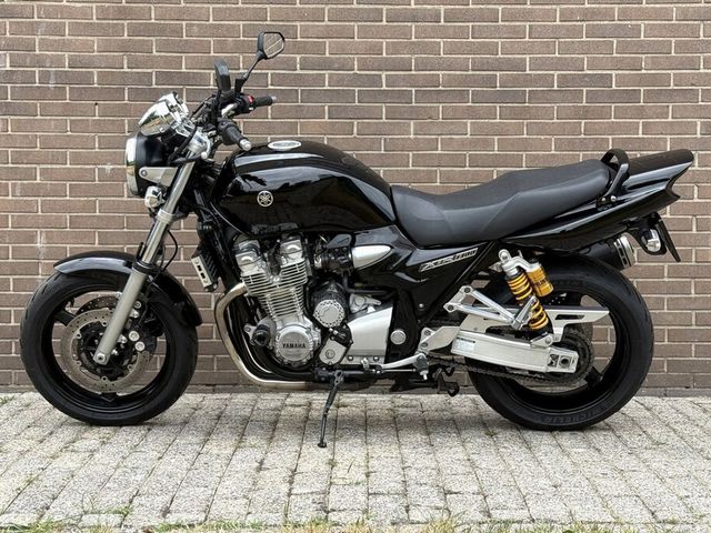 yamaha - xjr-1300
