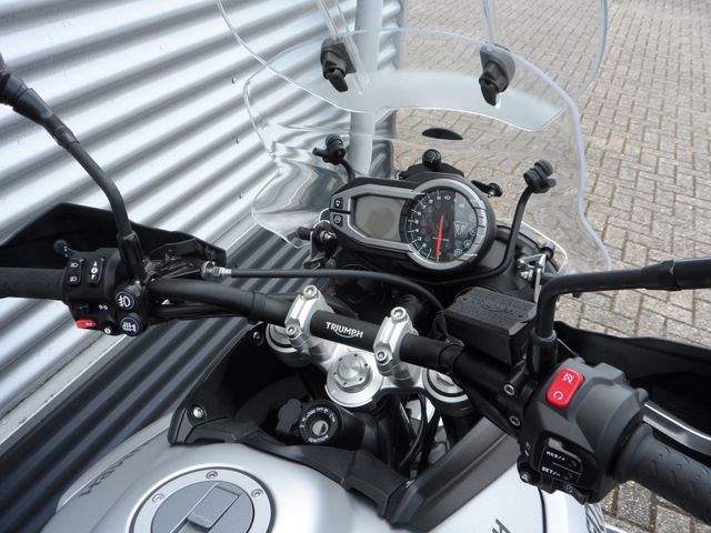 triumph - tiger-800-xrx