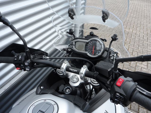 triumph - tiger-800-xrx