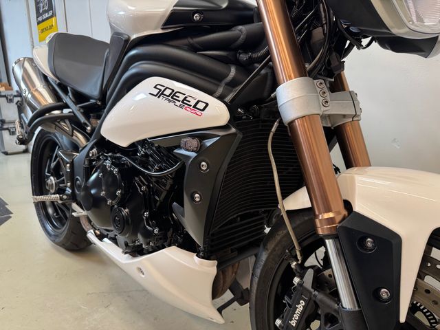 triumph - speed-triple-1050-abs
