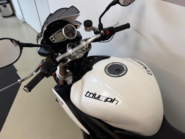 triumph - speed-triple-1050-abs