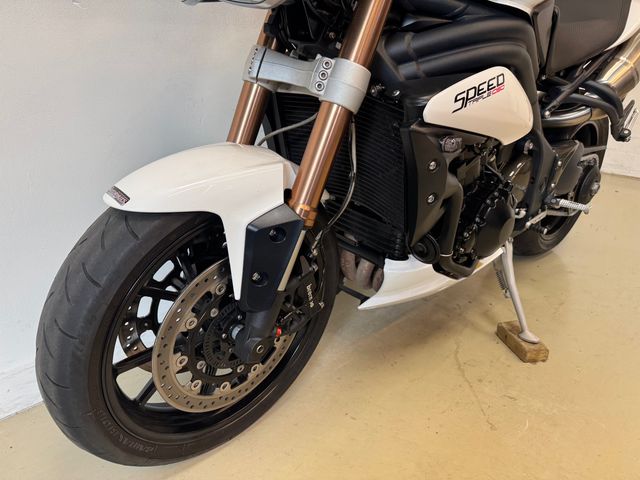 triumph - speed-triple-1050-abs