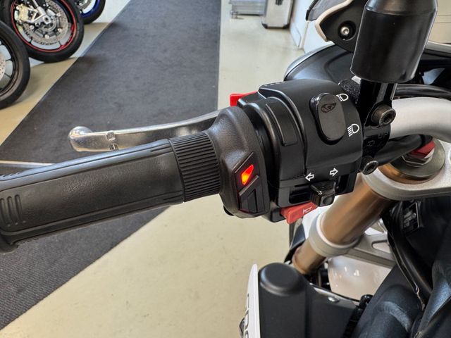 triumph - speed-triple-1050-abs
