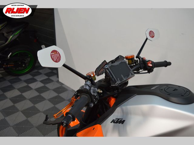 ktm - 1290-super-duke-r