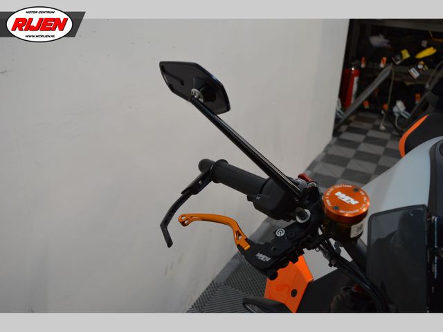 ktm - 1290-super-duke-r
