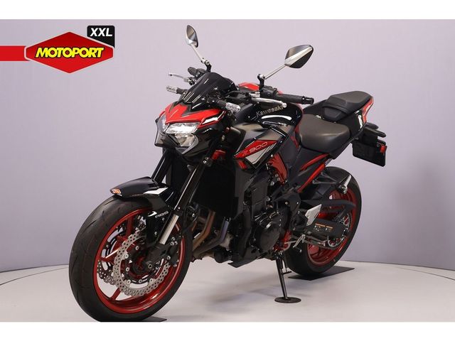 kawasaki - z900