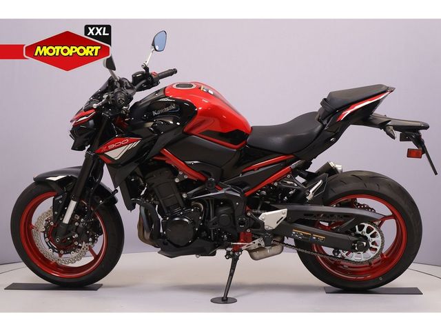 kawasaki - z900
