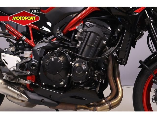 kawasaki - z900