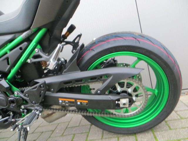 kawasaki - z900-se